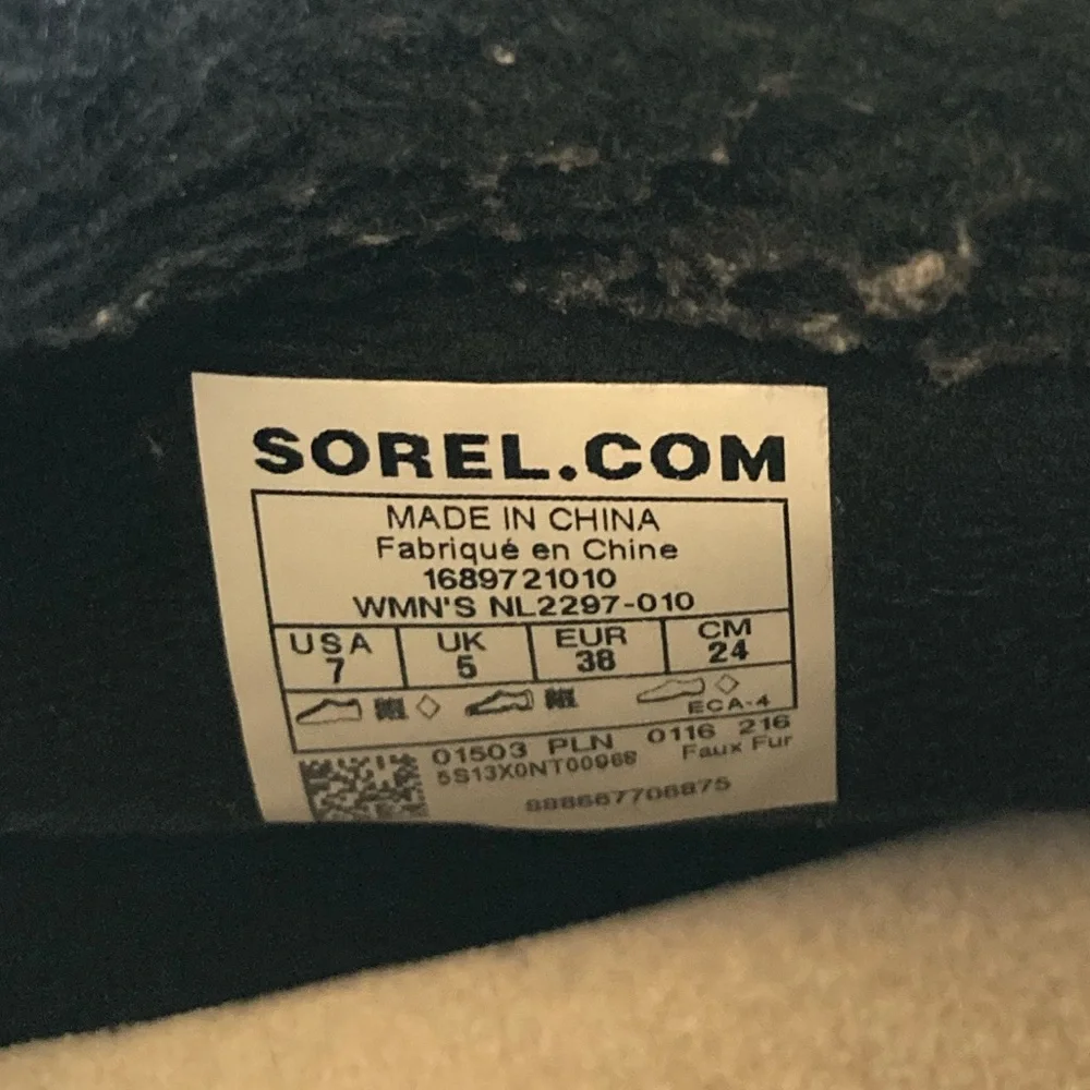 SOREL Women’s Cozy Carnival Snow Boot (Nori/Black)